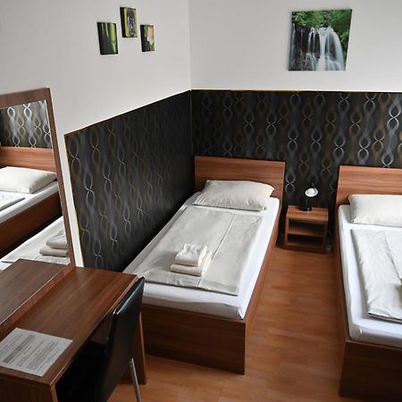 Pension Haus Nova Vídeňské Nové Město Exteriér fotografie