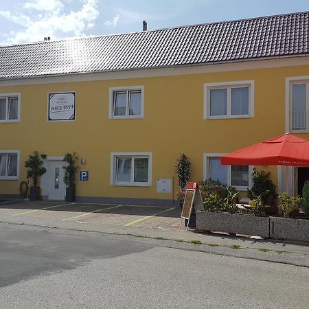 Pension Haus Nova Vídeňské Nové Město Exteriér fotografie